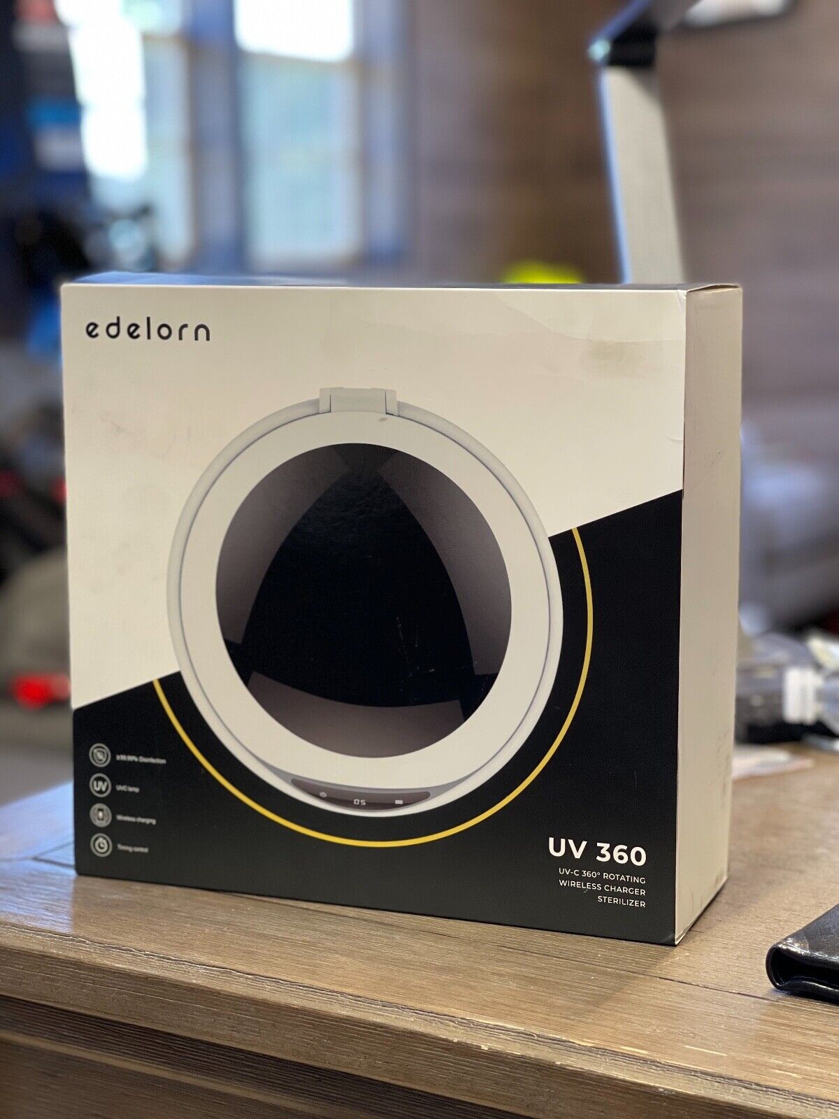 Edelorn UV 360° Rotating UV-C Wireless Charger Sterilizer