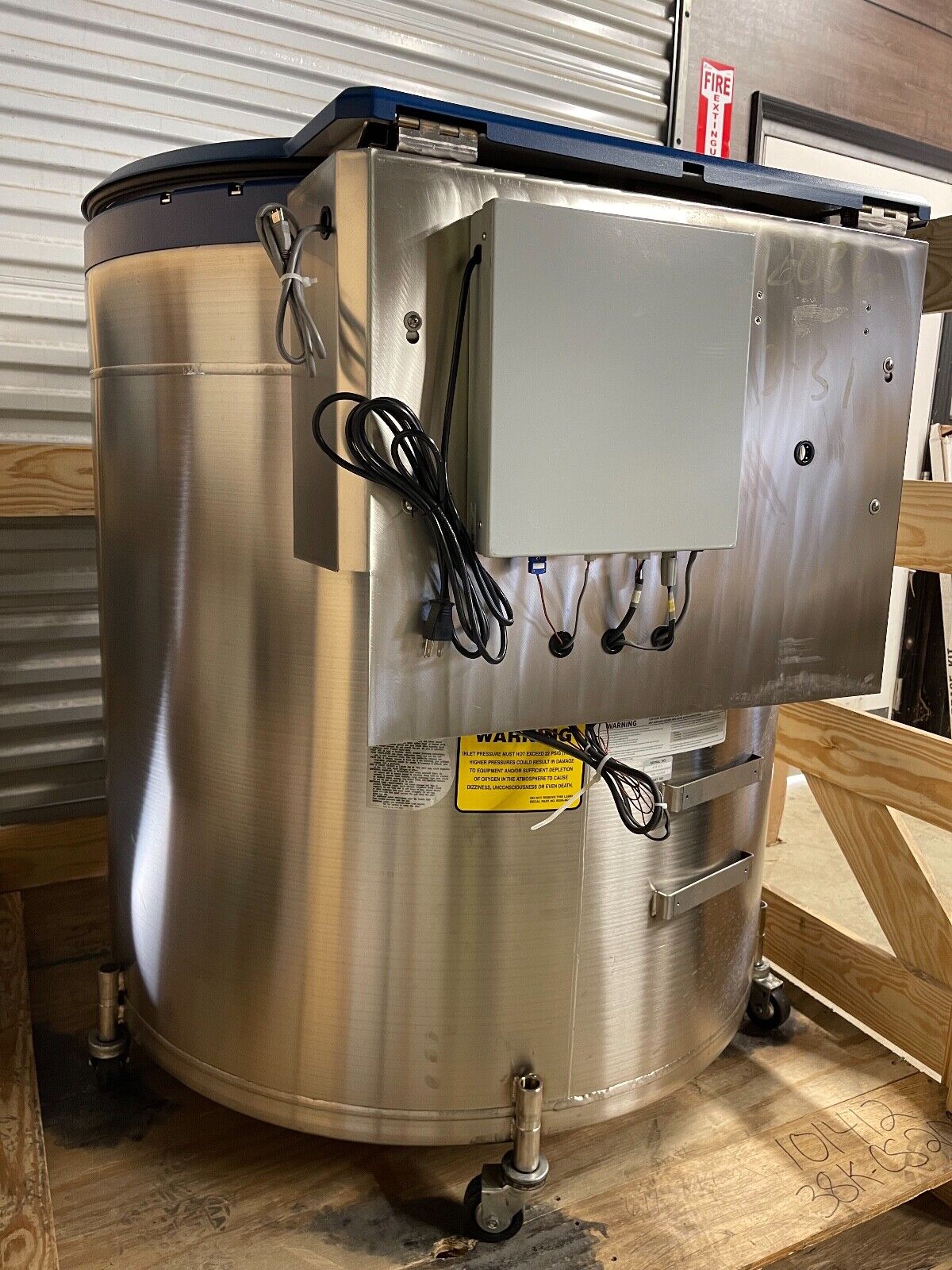 K-SERIES 38K Cryogenic Freezer With CS200 Controller MODEL 38K-CS200