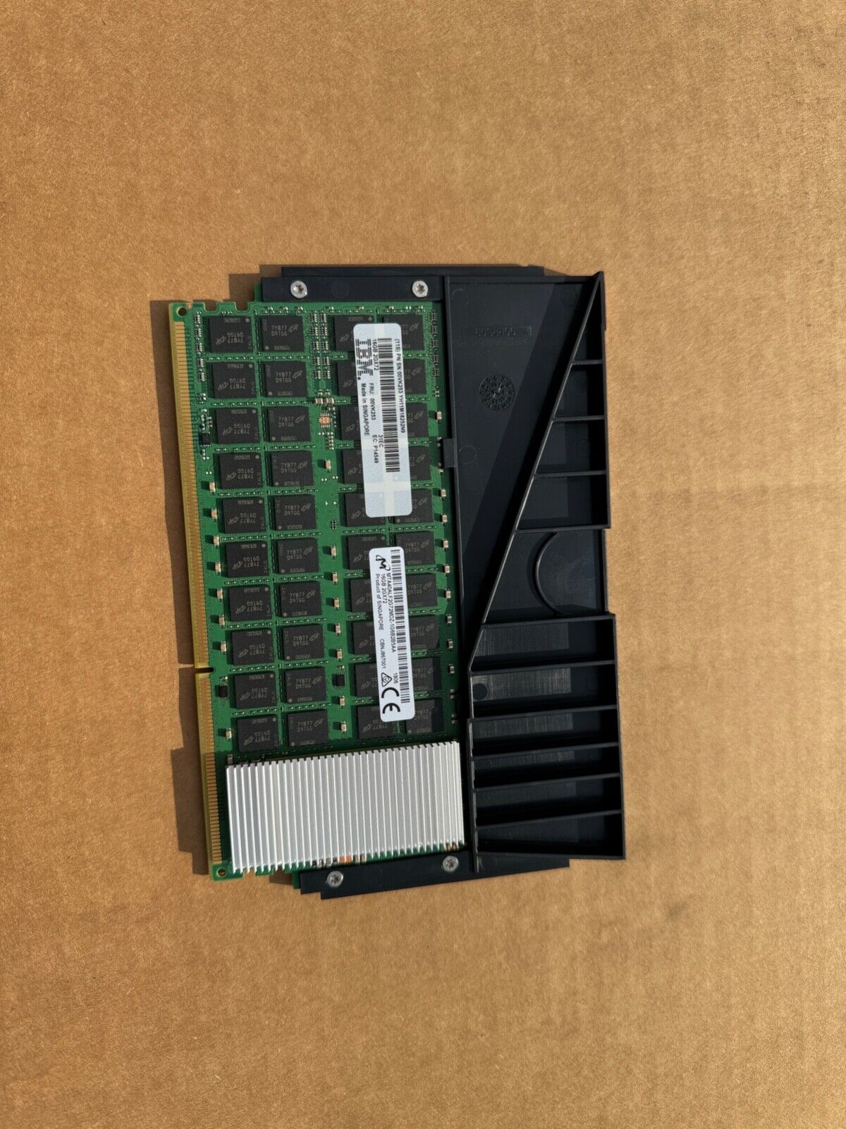 IBM EM91 16GB DDR4 (4Gb) CDIMM DRAM 1600MHz (4U) 00VK253 (31EC)